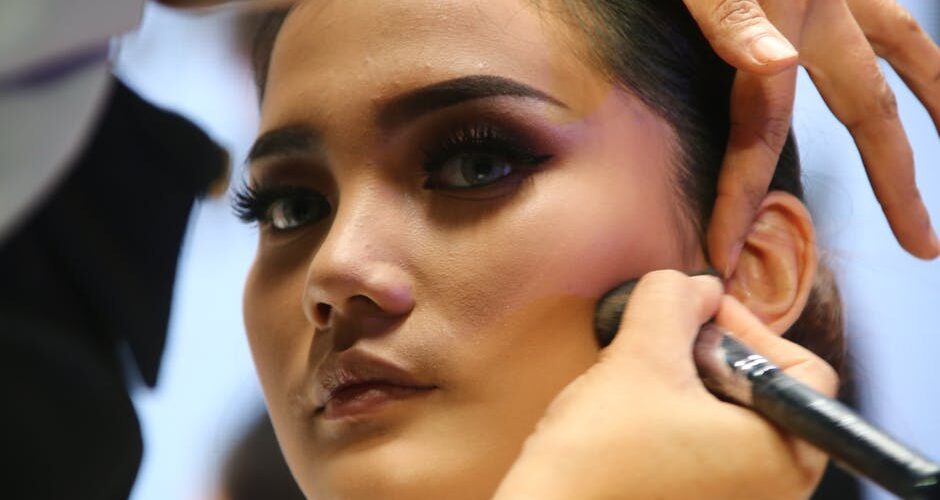 Mastering the Art: The Contour of Face Perfection - Trending blog Post